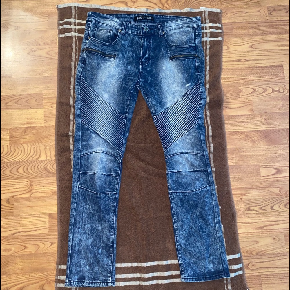 Size 36/32, blue washed denim jeans, never worn